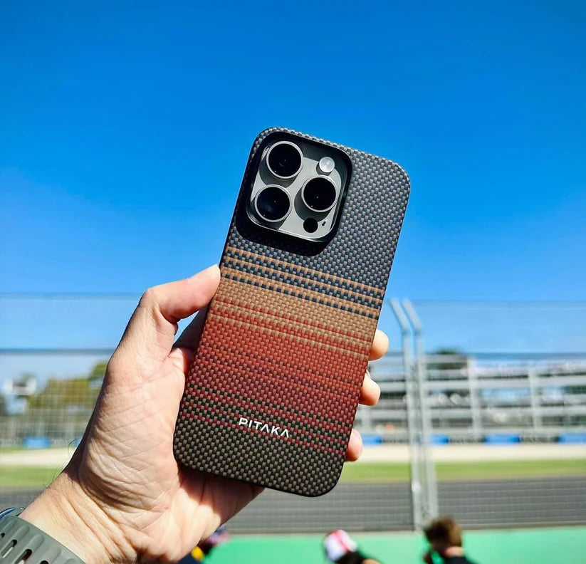 New Pitaka Carbon Fibre Series Case.