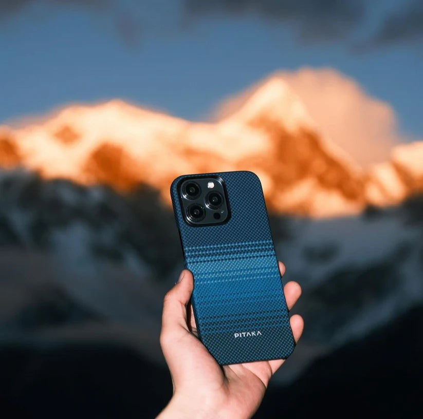 New Pitaka Carbon Fibre Series Case.