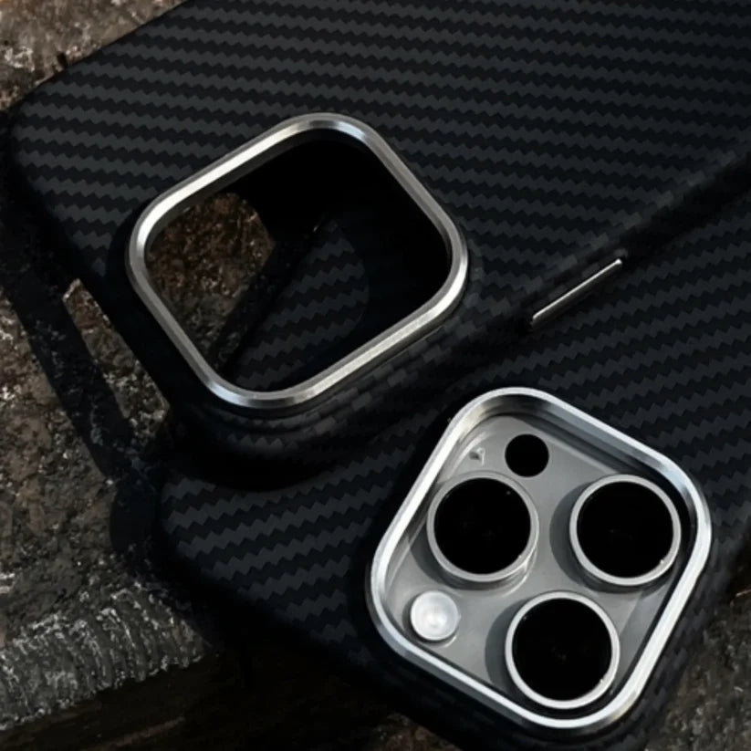 New Pitaka Carbon Fibre Series Case.