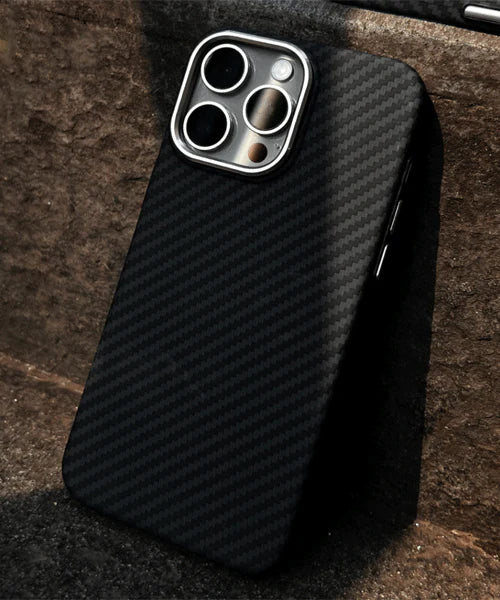 New Pitaka Carbon Fibre Series Case.